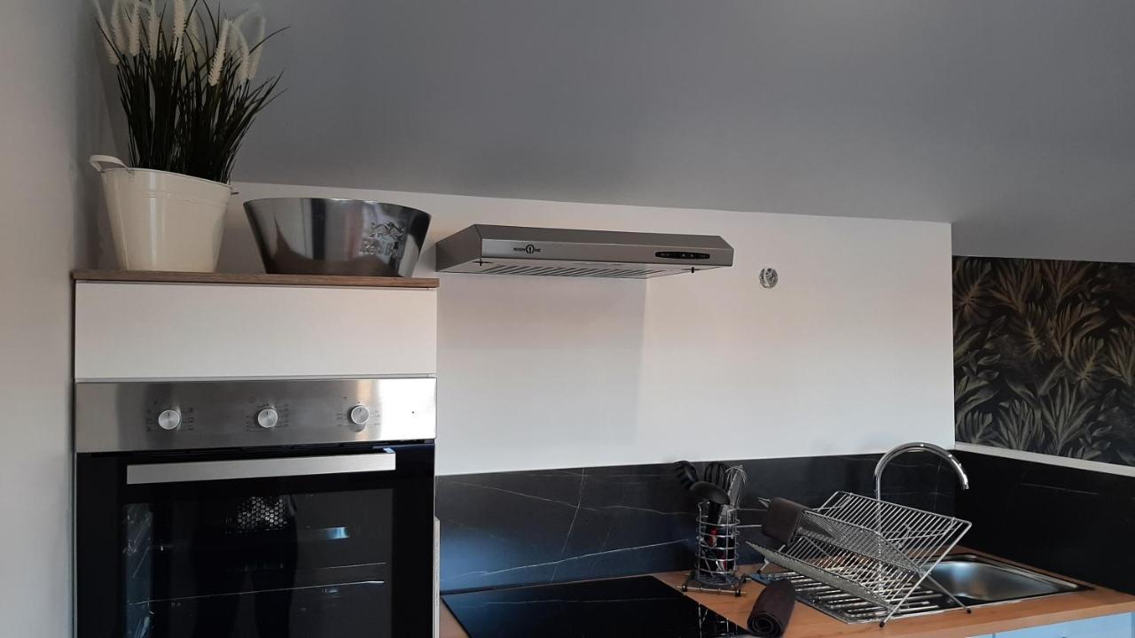 Studio Chaleureux En Hyper Centre Charleville-Mezieres Bagian luar foto