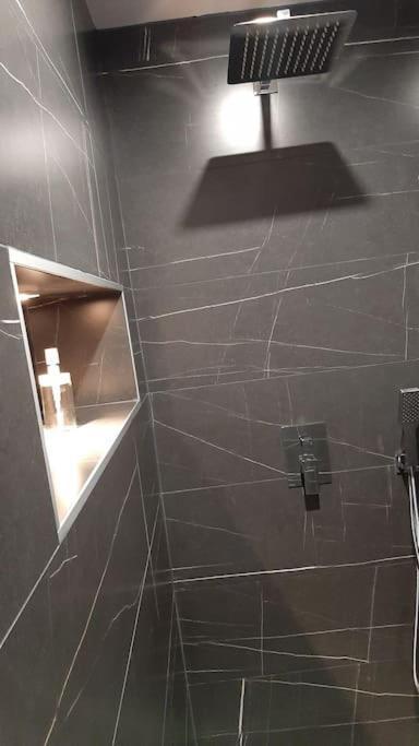 Studio Chaleureux En Hyper Centre Charleville-Mezieres Bagian luar foto